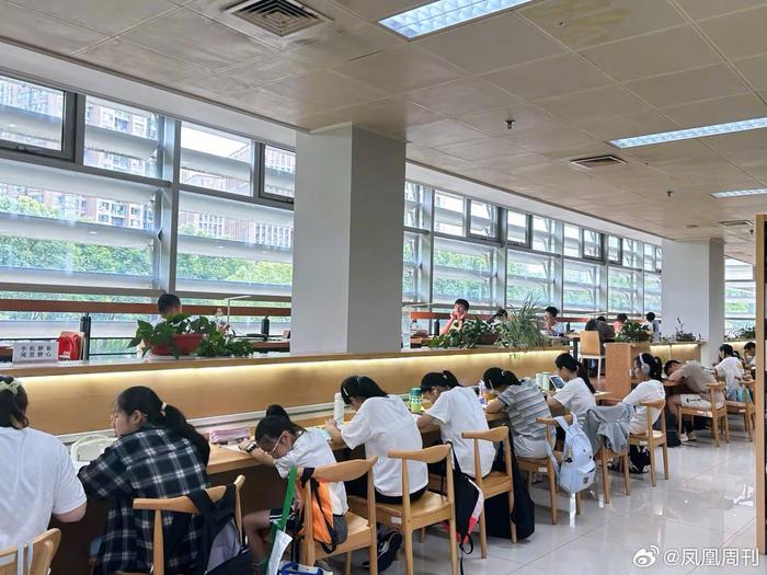 從 “無序放娃” 到 “有序托管”：公共圖書館可以做什么？