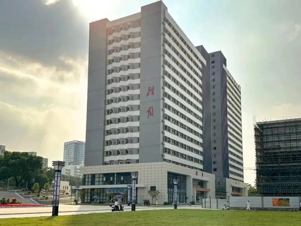 廣財(cái)大研究生宿舍變商業(yè)公寓？新生入住舊樓費(fèi)用反增引爭(zhēng)議